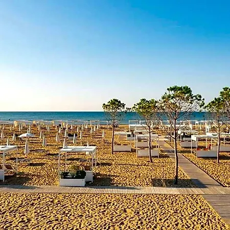 Relaxing Intimate Close To The Bibione